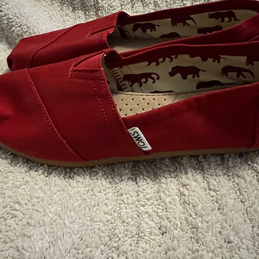 TOMS canvas slip on 7 women’s color red - Picture 4 of 5